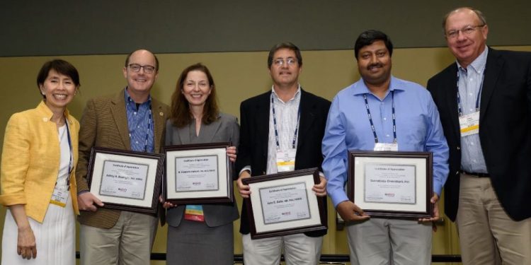 Un oftalmólogo argentino es el primer latinoamericano en lograr un prestigioso premio mundial por su trabajo sobre la vista y la diabetes