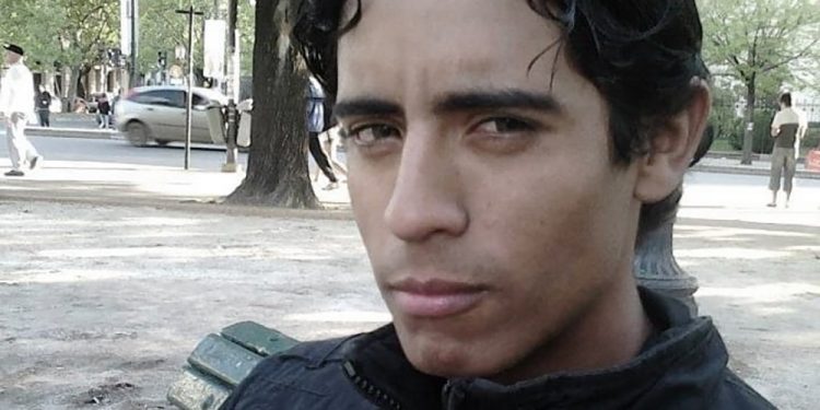 Un policía asesinó a su expareja y a su excuñada e hirió a un hombre en La Plata