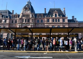 UTA levantó el paro de colectivos en AMBA pero mantiene la medida de fuerza en el Interior