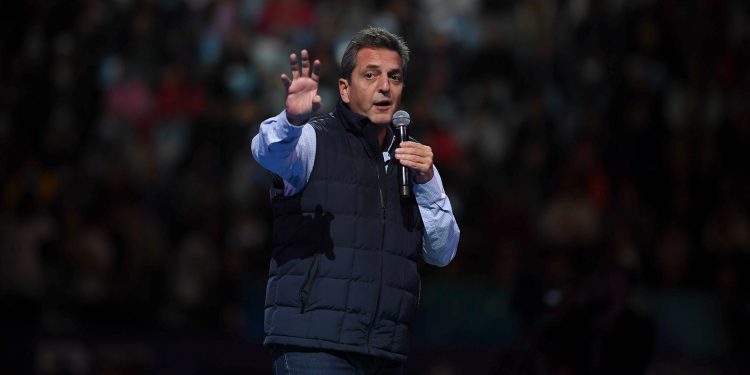 UxP oficializó la fórmula Massa-Rossi e inscribió listas con mayoría kirchnerista