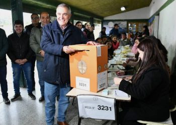 Votó Jaldo: “El peronismo llega unido en Tucumán”