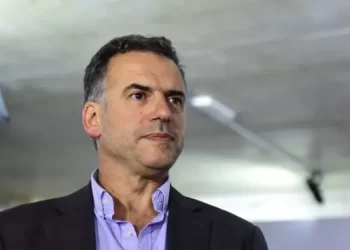 Yamandú Orsi y Álvaro Delgado lideran las preferencias de sus internas