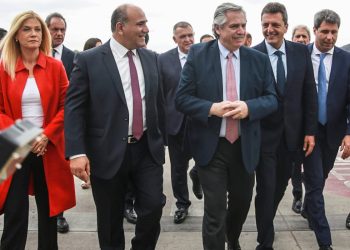 Alberto Fernández y Manzur inauguran un nuevo edificio universitario