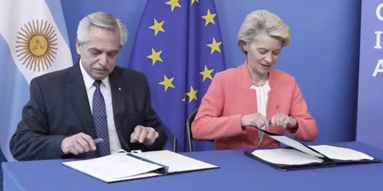 Alberto Fernández y Von der Leyen firmaron un memorándum de cooperación en energía