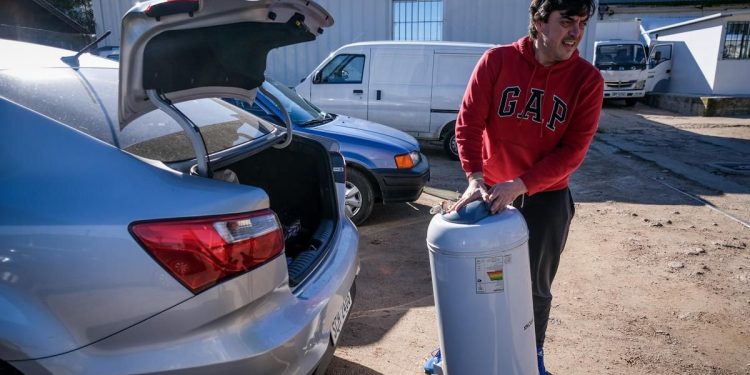 Aumentó un 60% la reparación de calefones en Montevideo por la salinidad del agua