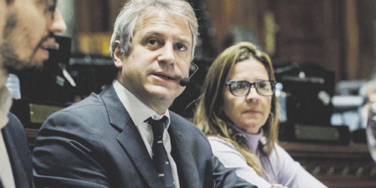 CABA confirmó compra de armas de baja letalidad