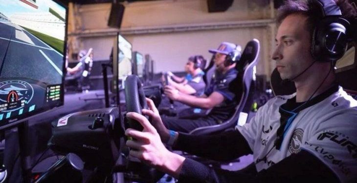 Cada vez más jóvenes logran ser profesionales del automovilismo gracias a los simuladores de carreras