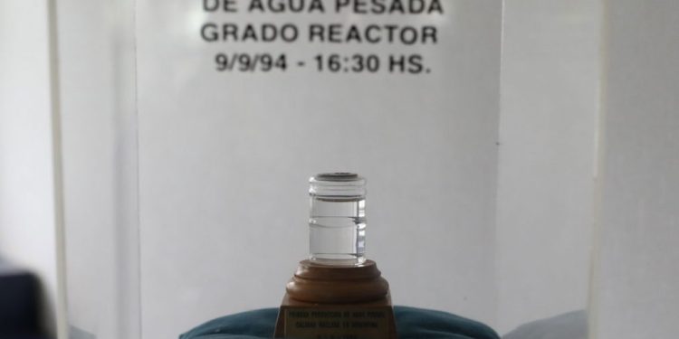Cómo es el plan para que el país vuelva a producir y exportar agua pesada en dos años