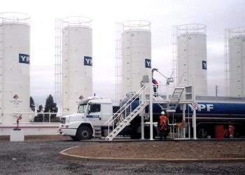 Con la presencia del presidente de YPF se abre el debate sobre la promoción de GNL