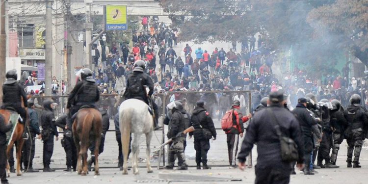 Congreso: fuertes cruces por la represión en Jujuy entre oficialismo y oposición y el duelo Bregman-Espert