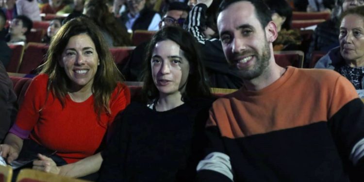 De la resistencia a la existencia: imágenes de una noche inolvidable y a sala llena en el Gaumont