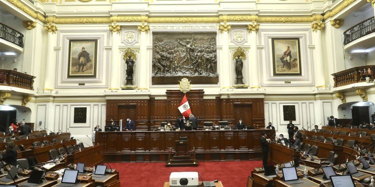 El Congreso peruano sumó más críticas con una batería de leyes aprobadas en tiempo récord