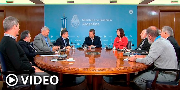 El Gobierno destrabó el conflicto con cámaras empresarias y se levantó el paro de choferes