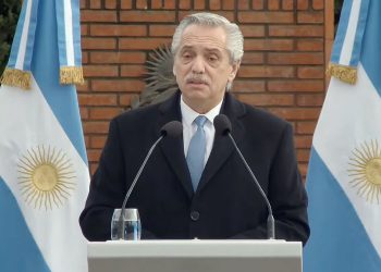 El Presidente encabeza un acto de entrega de viviendas en San Luis