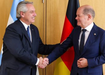 El Presidente remarcó junto a Olaf Scholz el rol de Argentina en la transición energética