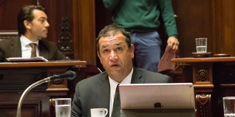 El senador Da Silva lanzó explosivas declaraciones contra el Frente Amplio