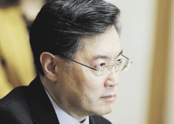 En una decisión sorprendente, China defenestró a su canciller