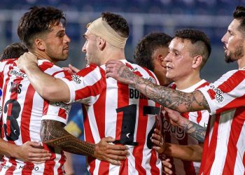 Estudiantes visita a Barcelona de Guayaquil esta noche: horario, TV y formaciones