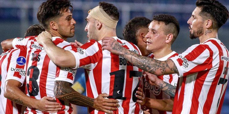 Estudiantes visita a Barcelona de Guayaquil esta noche: horario, TV y formaciones