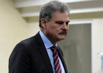 Fundador del partido guatemalteco Semilla denuncia persecución y anuncia que se exilia