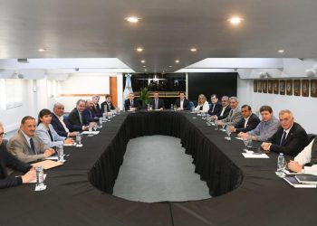 Gobernadores apoyaron la fórmula Massa-Rossi y «Wado» de Pedro será el jefe de campaña