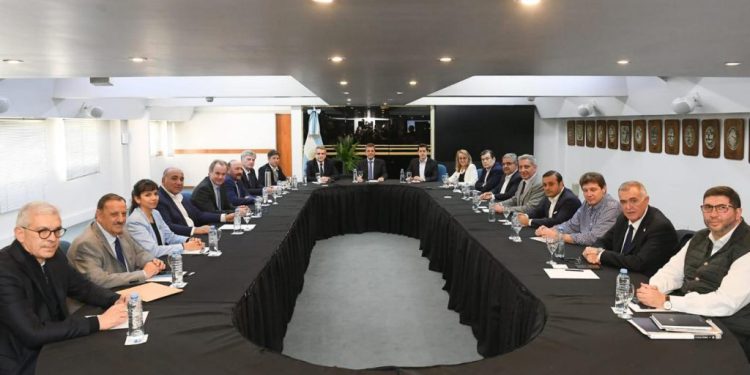 Gobernadores apoyaron la fórmula Massa-Rossi y «Wado» de Pedro será el jefe de campaña