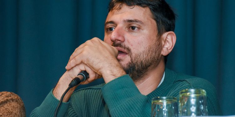 Grabois acelera su campaña y pide rebelarse “contra la resignación y la injusticia”