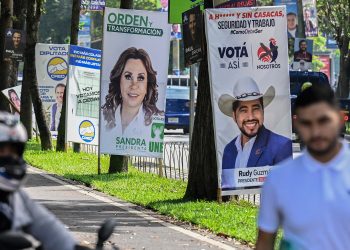 Guatemala: Inhabilitan partido de un candidato, pero sin definir si podrá ir al balotaje