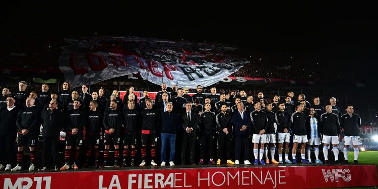 Investigarán al presidente de Newell’s por el despliegue de una bandera de “Los Monos”