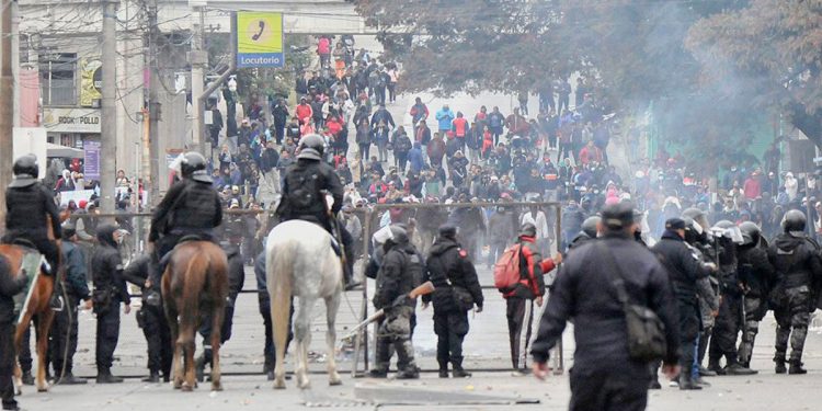 La derecha en el teatro del absurdo