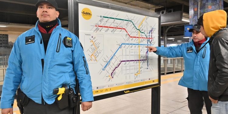 La Policía de la Ciudad comenzó a utilizar las Taser en los barrios y estaciones de subte