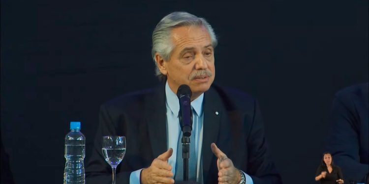 “La vivienda es un derecho de los argentinos, algunos los reconocemos y otros no”