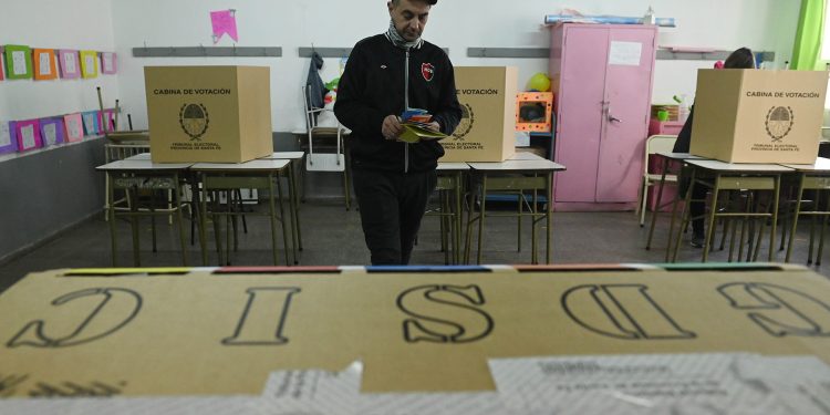 Lento escrutinio de los votos en las PASO de la provincia de Santa Fe