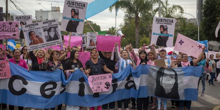 Marcharon en Resistencia para pedir que el matrimonio Sena no reciba prisión domiciliaria