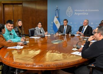 Massa afianza su perfil distribucionista: anunció aumentos para las Becas Progresar