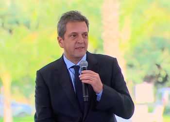 Massa anunció medidas de deducción de impuestos para PYMES