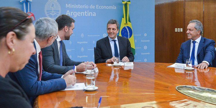 Massa dialogó con el gobernador de Rio Grande do Sul sobre integración comercial