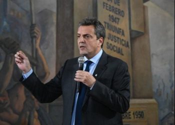 Massa en un acto con la CGT: “Nuestro primer desafío es mejorar el salario de los trabajadores”