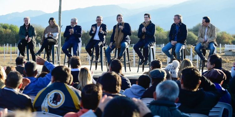 Massa: «La Argentina que soñamos es la de la inclusión con federalismo»