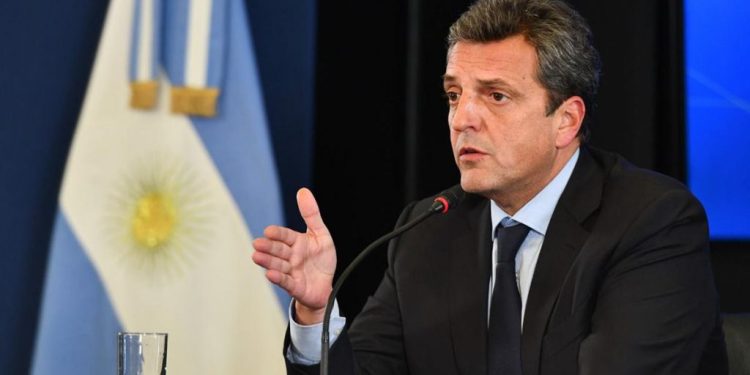 Massa: «No les tenemos miedo a los parásitos del Estado que pretenden extorsionar»