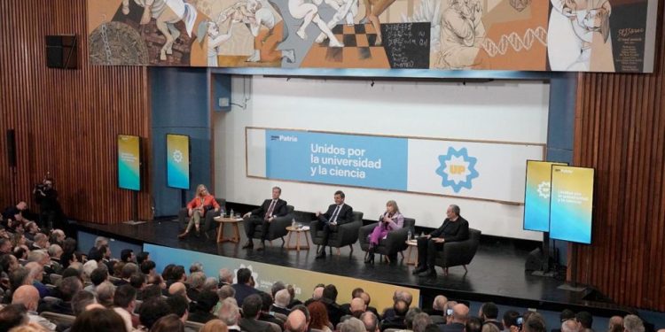 Massa: «Para Unión por la Patria la Universidad Pública es un orgullo y vamos a defenderla»