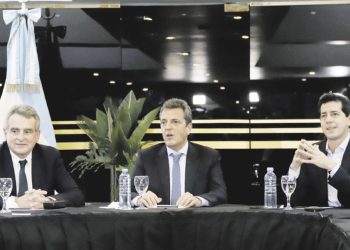 Massa y los gobernadores pidieron a Wado como jefe de campaña de Unión por la Patria