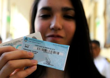 Menos respaldo a la democracia y más al autoritarismo en Latinoamérica