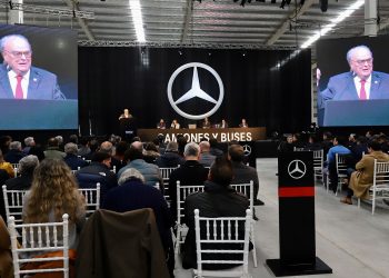 Mercedes-Benz Camiones y Buses completó una inversión de U$S 50 millones en Zárate