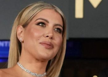 Mientras sigue la preocupación por su salud, Wanda Nara sorprendió con una selfie