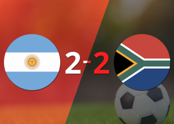 Muchos goles en el empate a 2 entre Argentina y Sudáfrica