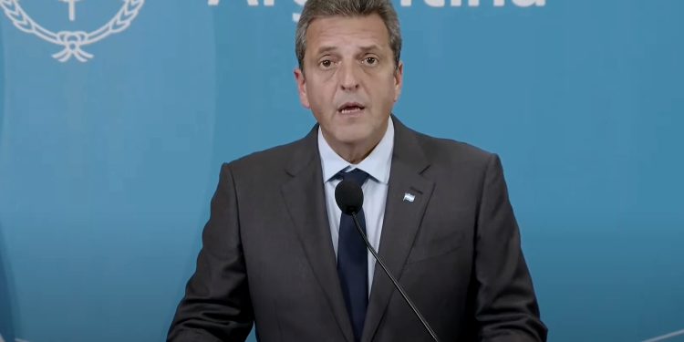 “No se va a usar un solo dólar de las reservas” para pagar al FMI, dijo Massa