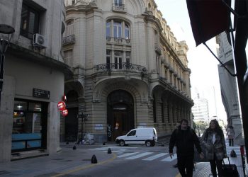 Oficinas vacías y calles silenciosas: del clásico microcentro porteño nada más queda