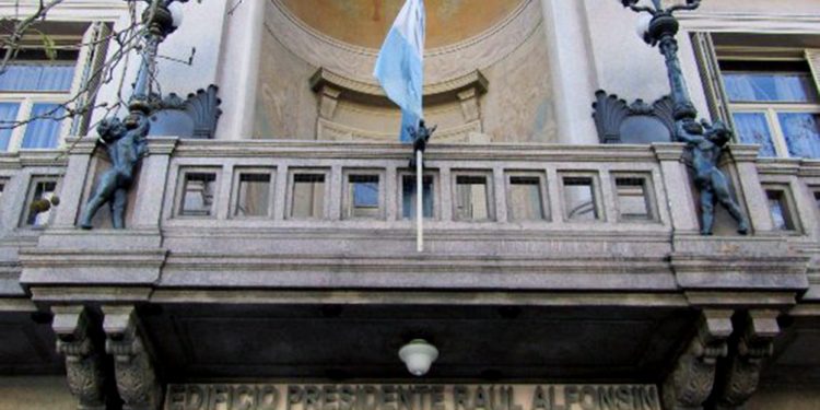 Para la Auditora General de la Nación, la oposición que quiere “una gran devaluación”