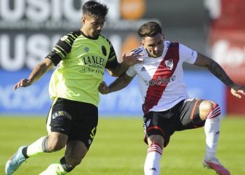 River da un paso en falso ante Barracas Central